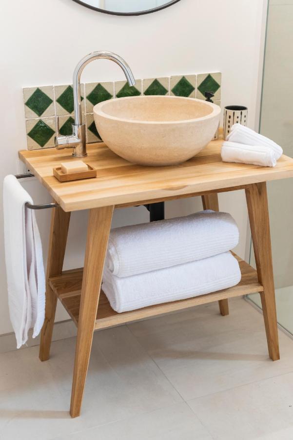La Petite Ruche, 1 Bedroom Gite In The Luberon อัพท์ ภายนอก รูปภาพ